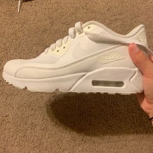 NIKE AIR MAX. WORN ONCE